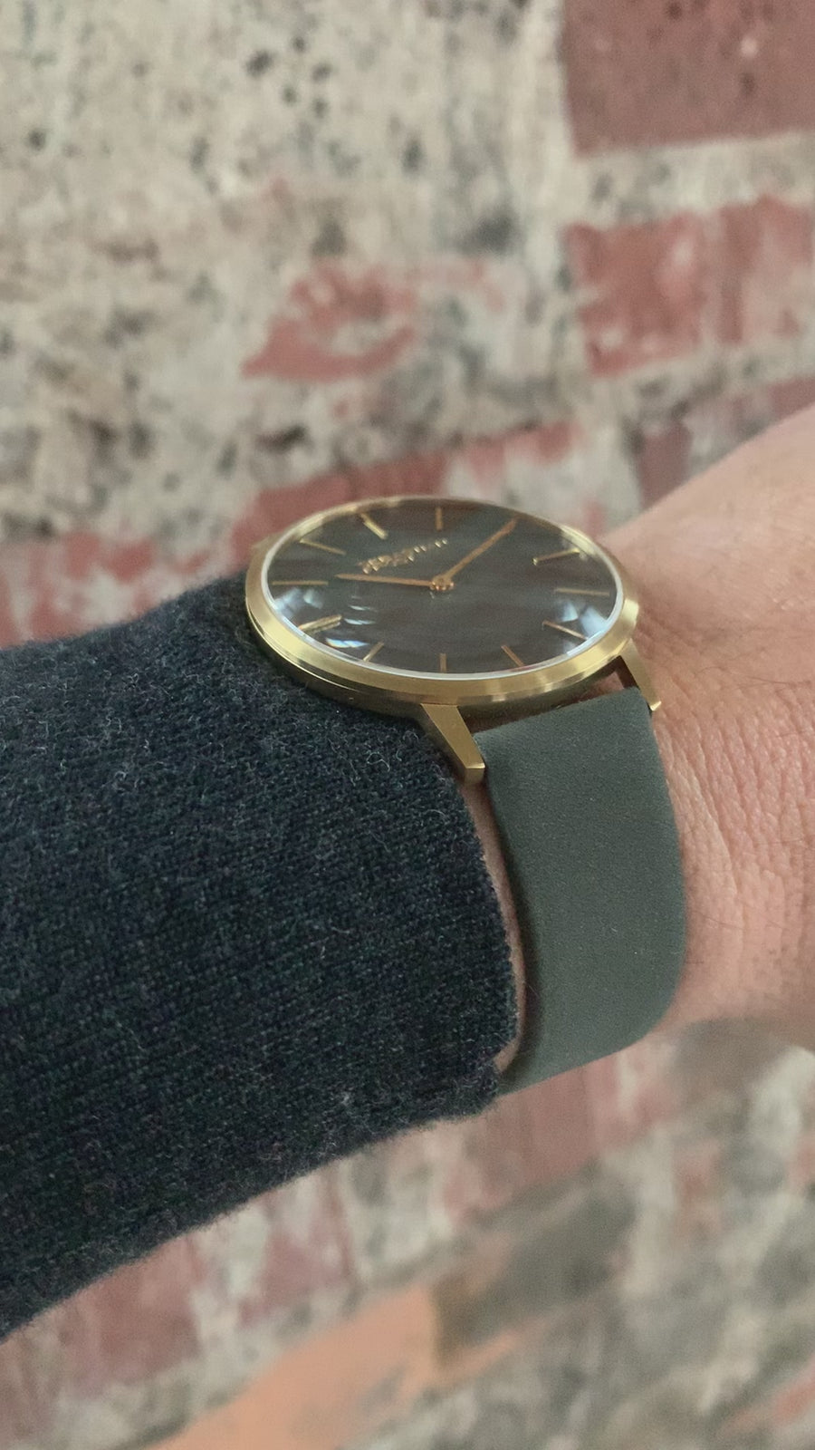 Classic Gray Gold Grande