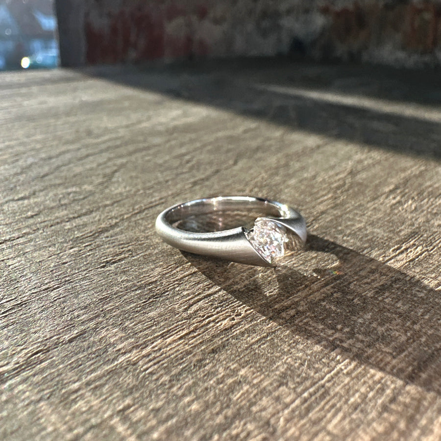 Ring Diamond mirror Weissgold Navette Diamant [0.23ct g/vvs]