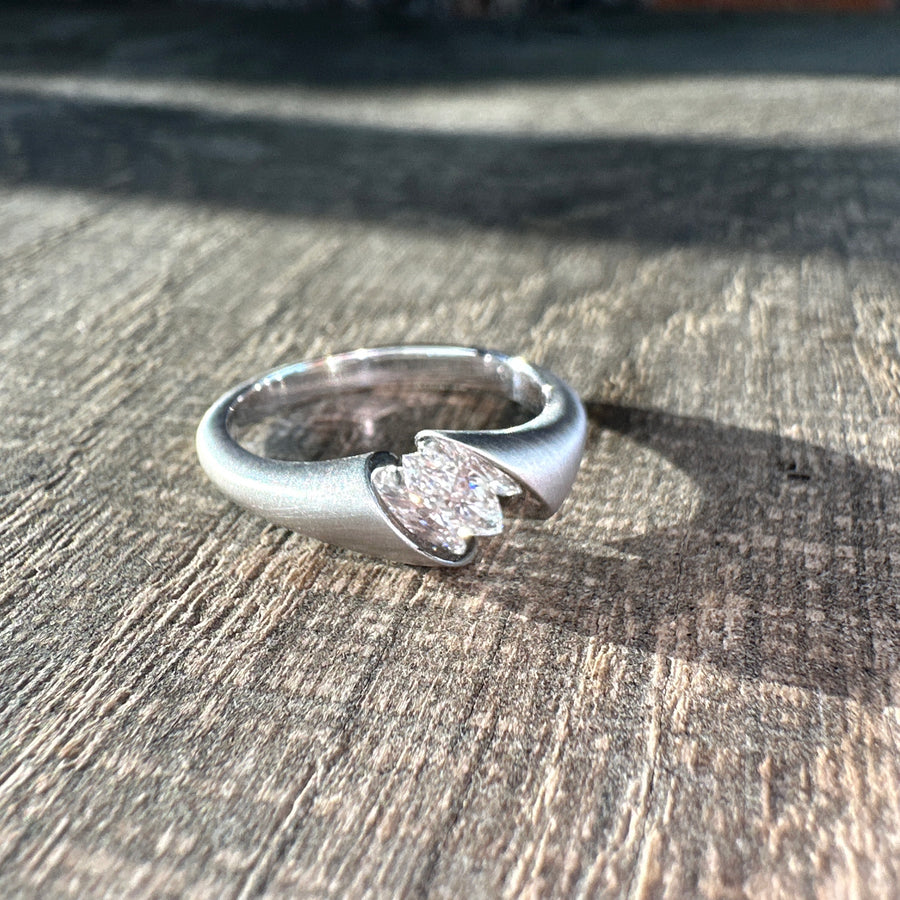 Ring Diamond mirror Weissgold Navette Diamant [0.23ct g/vvs]