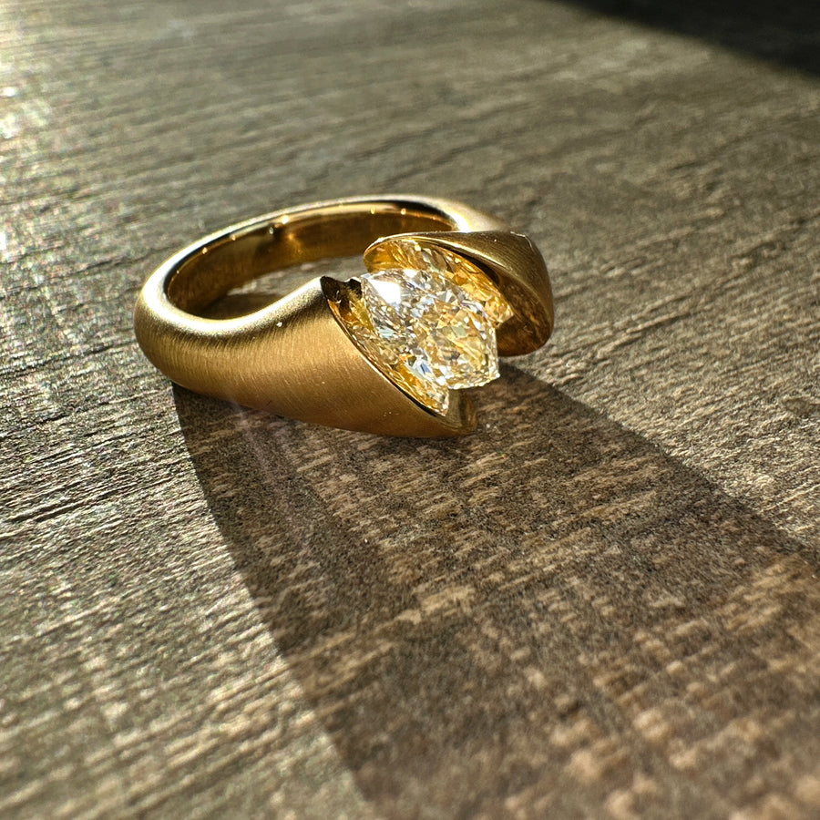 Ring Diamond Mirror Gold Navette Cut Diamant [1.00ct vs]
