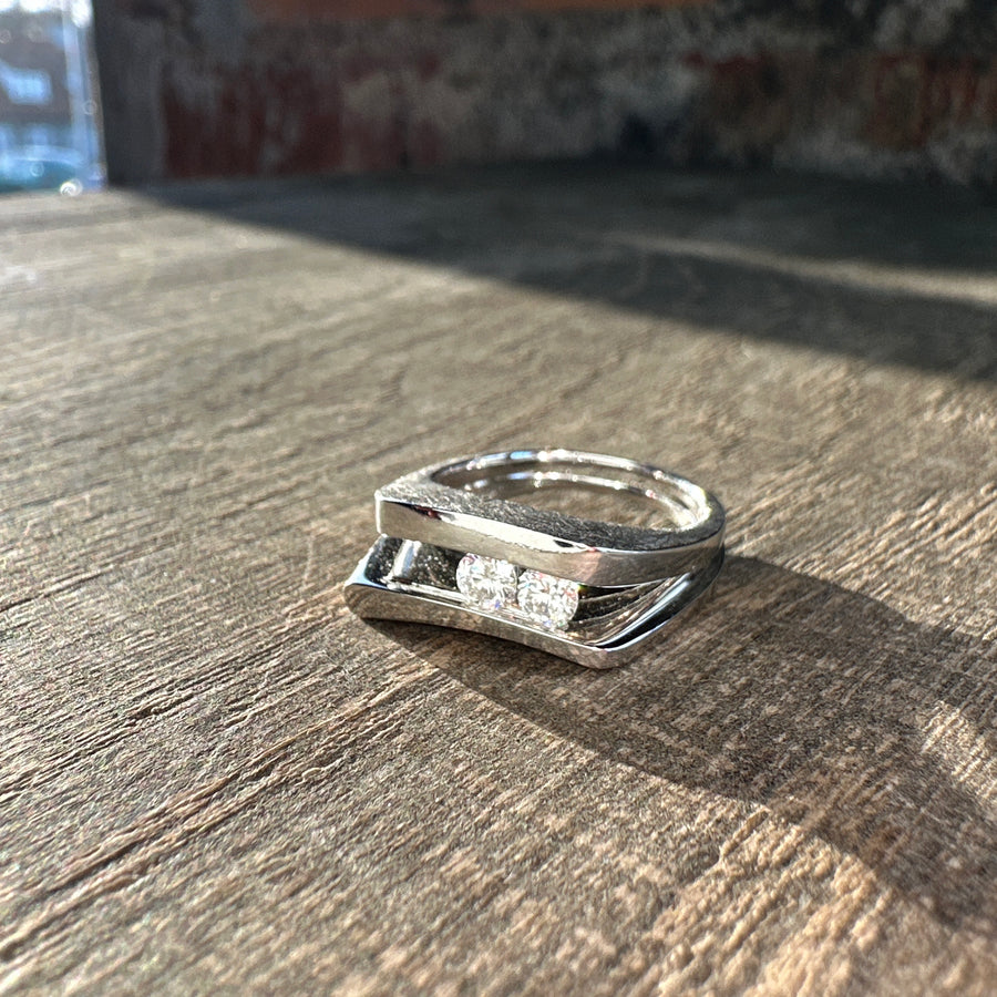 Ring with 2 Moving Diamonds White gold [0.30ct]