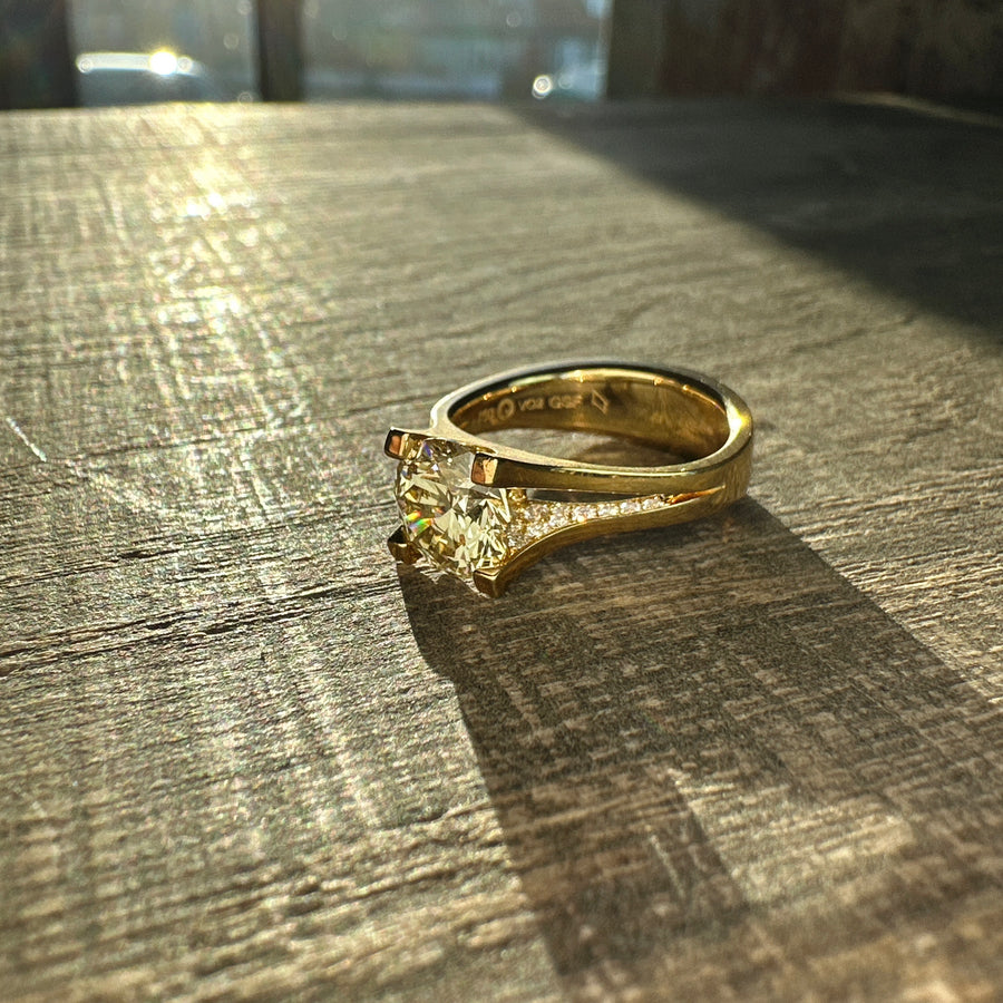 Ring Majesty 18kt Gold 1 Brilliant [2.04ct vs]