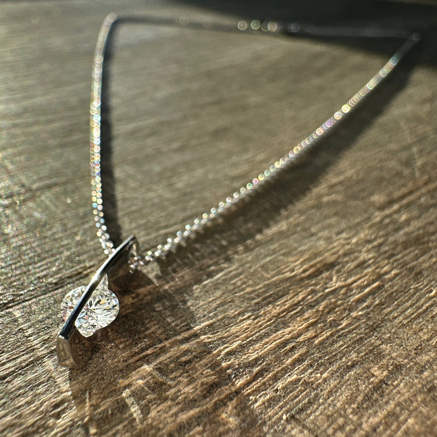Necklace White gold with Floating Brilliant medium