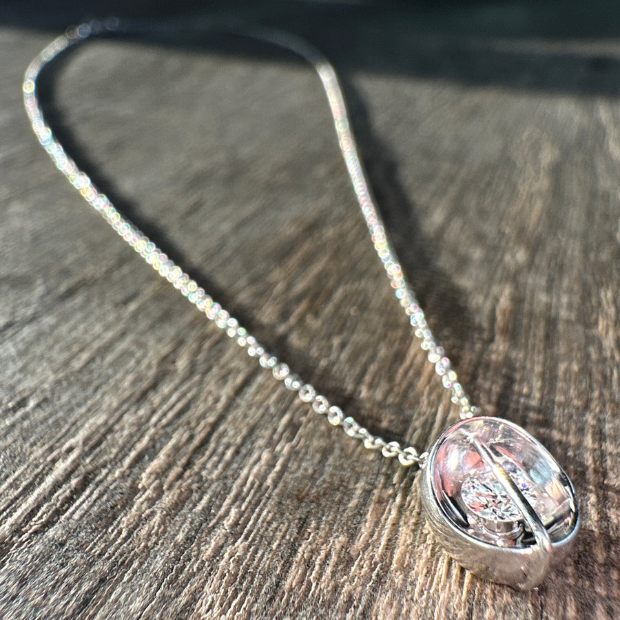 Necklace White gold with Floating Brilliant light