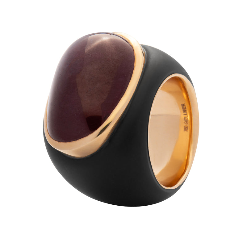 Ring Sort Stål/Guld og Rubin