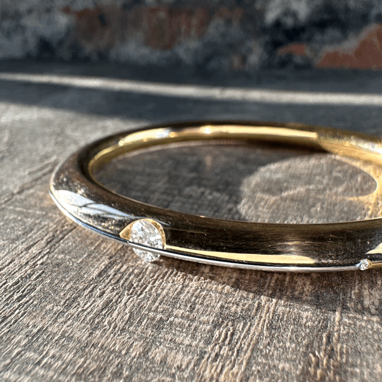 Bracelet with Floating Brilliant 18kt Gold